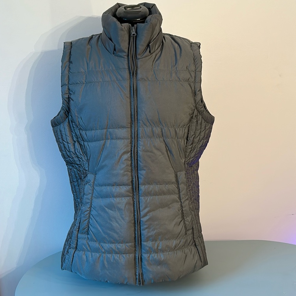 New York & Company Puffy Gray Vest Size L